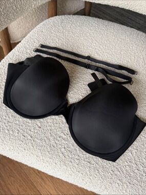 Victoria’s Secret Black Strapless Push-Up Bra | 36DD